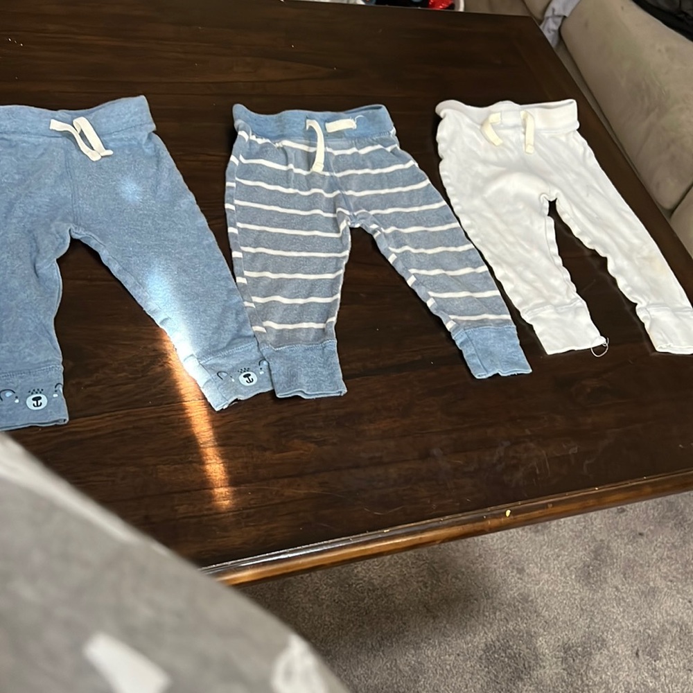 Gerber three pack of pants size 3-9 months